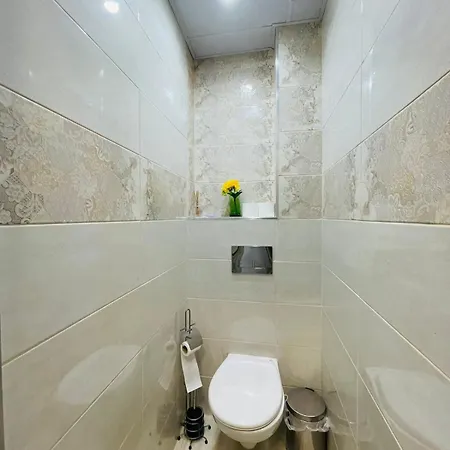 просторен * וארנה